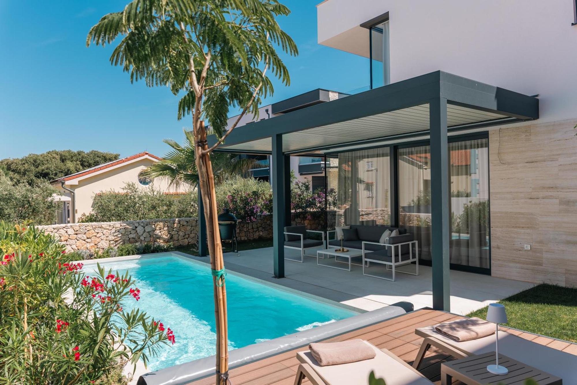 Belmar Family House With Play For Kids & Pool Villa